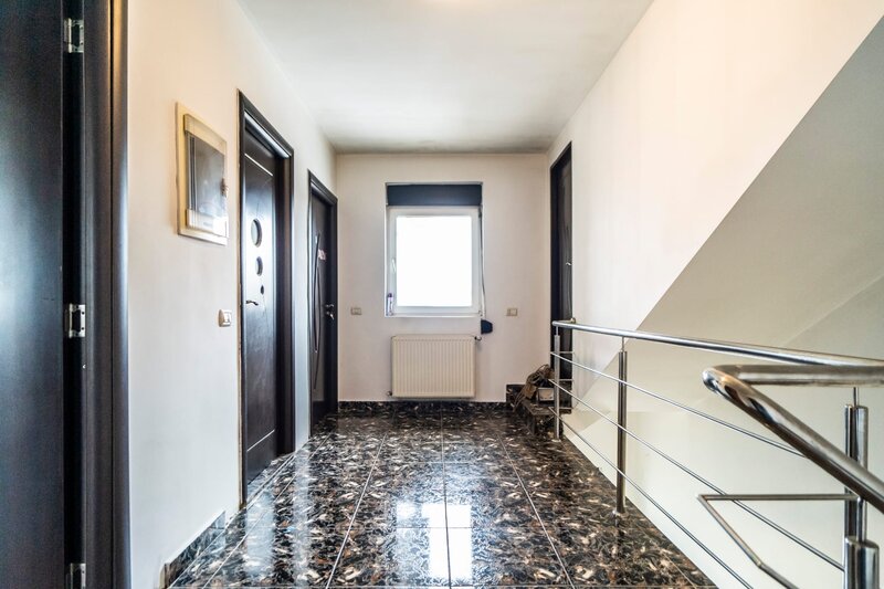 Ciorogarla, casa P+1Et+Pod, duplex, teren 434 mp, statie STB la 300 m